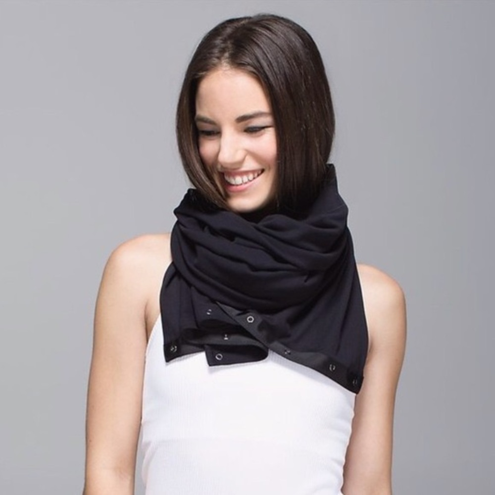 Lululemon Black infinity scarf